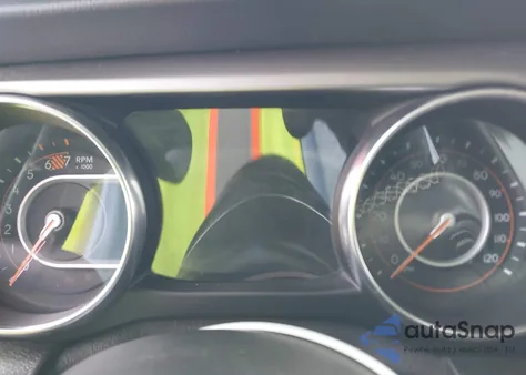 2019 Jeep Wrangler Unlimited Sahara 4X4 from USA, damaged, VIN 1C4HJXEN0KW623325